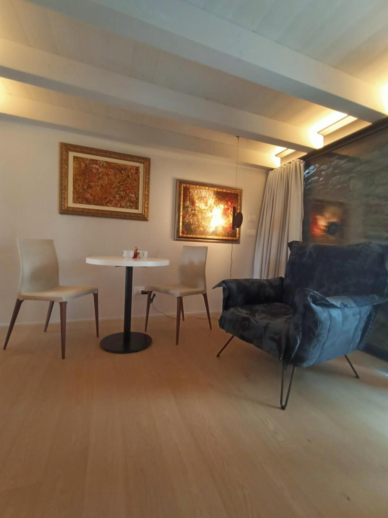 Gignod V&V Rentroom Design חדר תמונה